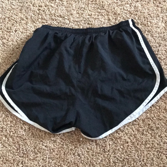 Nike dry fit running shorts - Picture 2 of 3